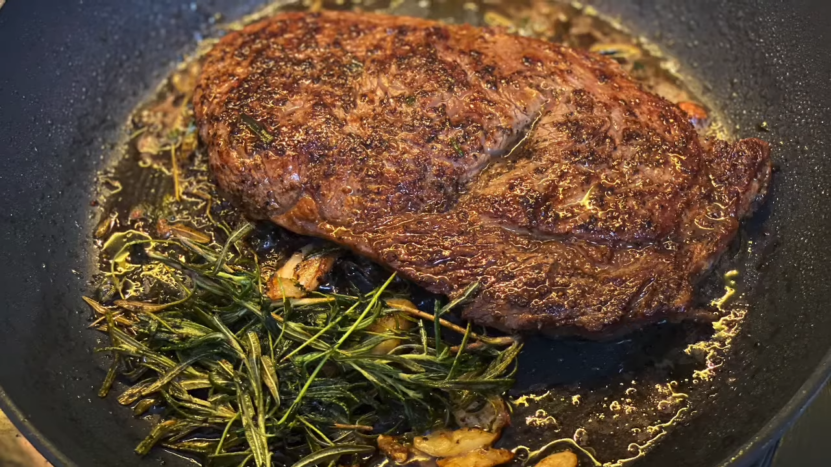 Benefits of Using a Crock Pot for Sirloin Steak
